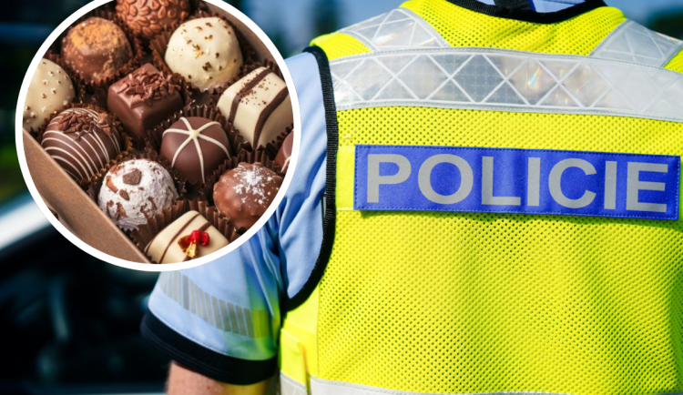 Recidivista chtěl ukrást 30 bonboniér za tisíce, z obchodu je pašoval pod oblečením