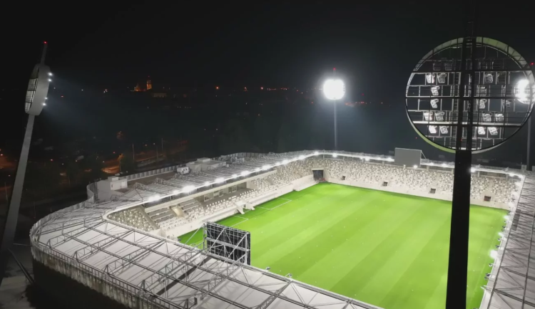 Fotbalová jednadvacítka hrála s favorizovaným Portugalskem v Hradci Králové bez branek