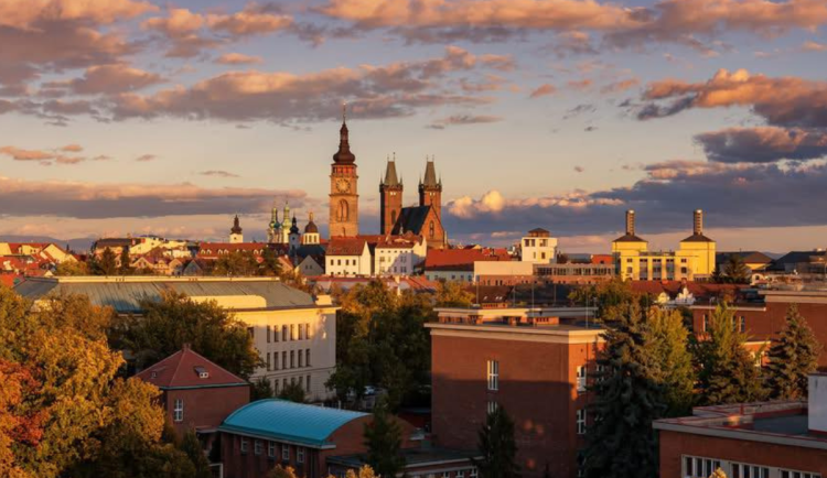 Královéhradecký kraj vyhlašuje nominace na ocenění osobností za přínos regionu