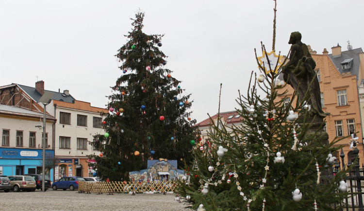 Dvůr Králové rozsvítí vánoční strom už tento pátek