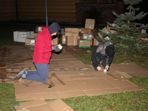 Noc venku ve Dvoře Králové přilákala stovky lidí. Vybraly se tisíce potravin