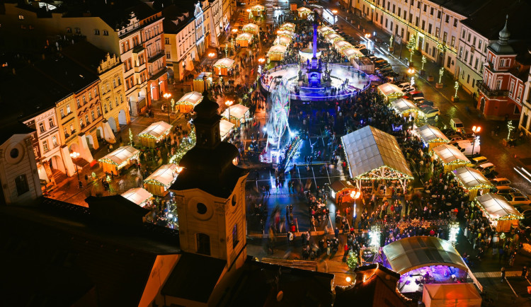 Celý Hradec se vánočně rozzáří už zítra, to hlavní se odehraje v historickém srdci města