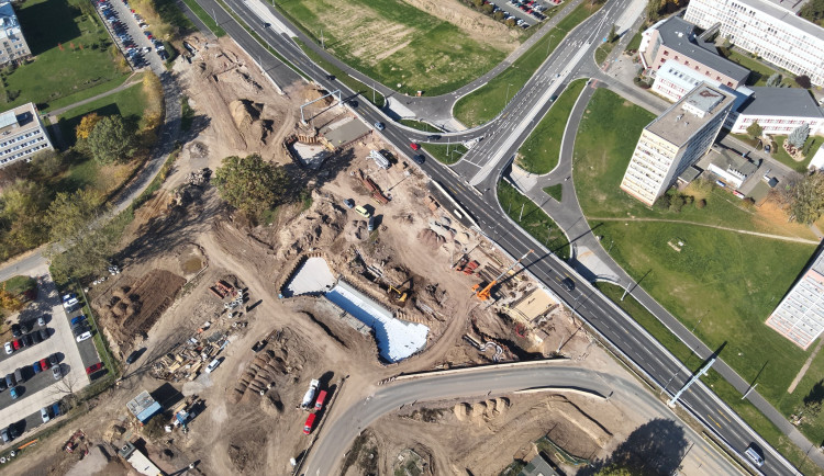 Rekonstrukce Milety v Hradci Králové vstupuje do další fáze. Na řidiče čekají změny