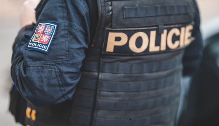 Policie odhalila skupinu šesti cizinců. Ani jeden neměl povolení v České republice být