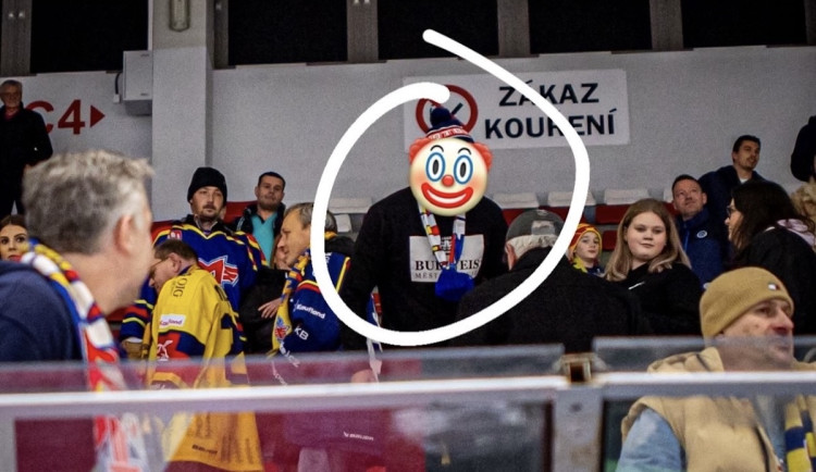 Emoce na tribuně Motoru. Kondelíkův děda skončil po hádce v nemocnici