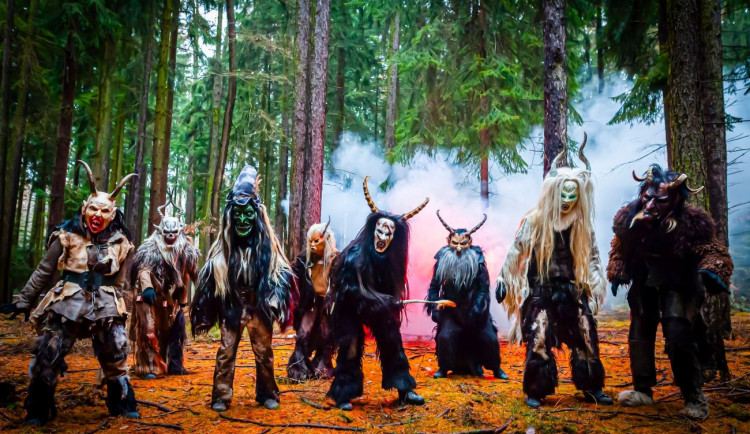 Druhý advent v Hradci: Hokej v Muzeu, fotbal pod lízátky, pohádky i čerti