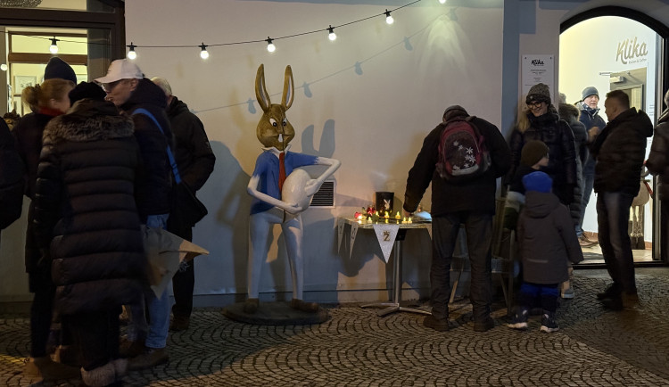 Lidé vzpomínali na Pavla Šindelíře. Zajíc patřil k výrazným postavám Budějc