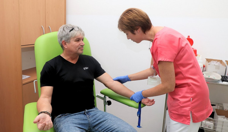 Movember přilákal do nemocnice přes 1 500 mužů na preventivní testy prostaty