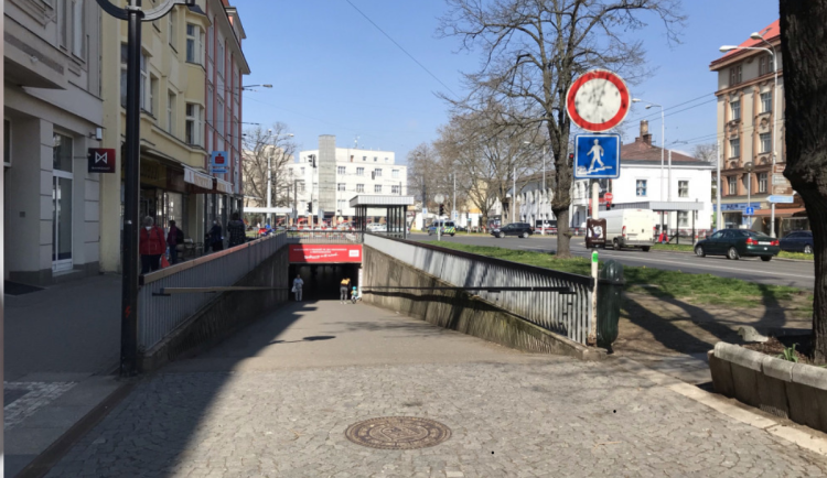 Hradec Králové posunul termín prohledání firmy na rekonstrukci podchodu