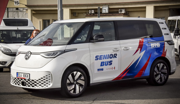 Na nákup i k lékaři. O seniorbusy je v Brně velký zájem, dopravce pořídil nové vozy
