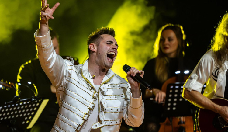 Víkendový Hradec láká na noční věž, hokej i melodie Queen