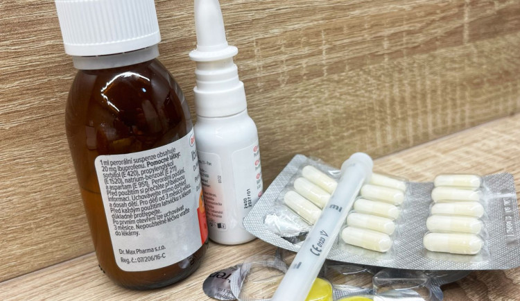 Lidé často bojují s chřipkou antibiotiky a sportem, podle lékařů si ubližují ještě víc