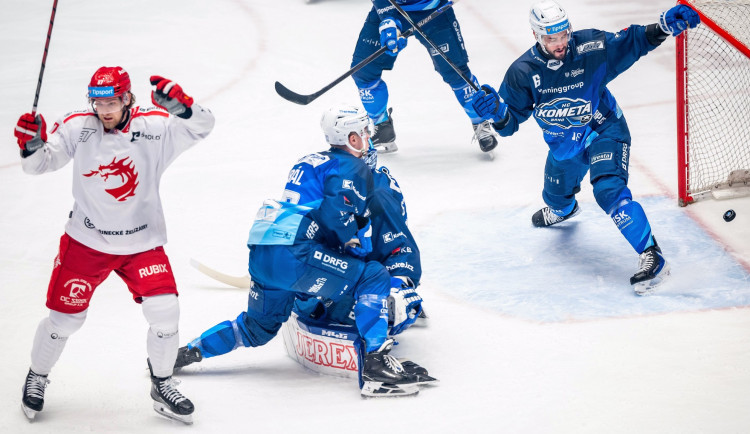 Hokejisté Třince porazili po nájezdech Brno, rozhodl Nestrašil