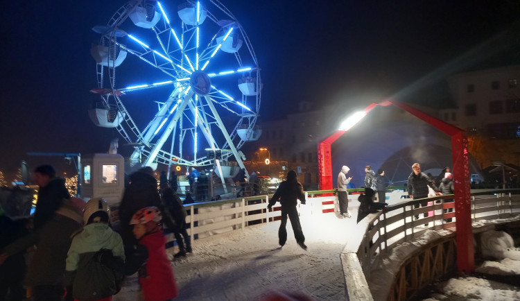 S půjčováním bruslí u kruhového kluziště mají čtenáři zkušenosti, ukázala anketa