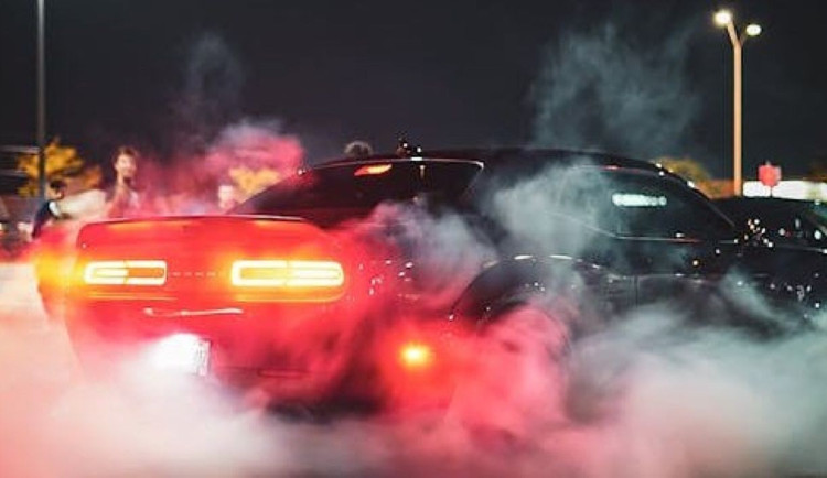 Policisté na Šumavě si došlápli na driftující řidiče. Odhalili už 60 motoristů, padají pokuty