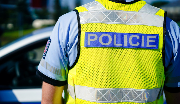 Střet dvou aut v Brně nepřežil jeden z řidičů, policisté zjišťují příčiny nehody