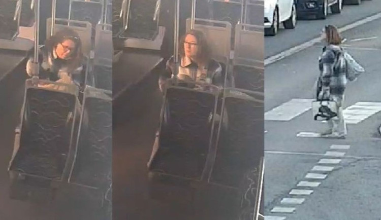 Zapomenutý notebook a tablet z tramvaje někdo ukradl. Policie hledá ženu z kamer