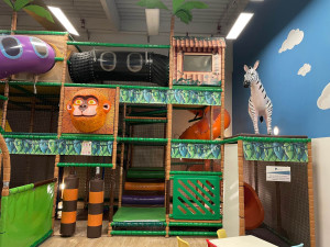 Prodám dětské hřiště i s tobogánem. Inzerát hradeckého centra zaskočil internet