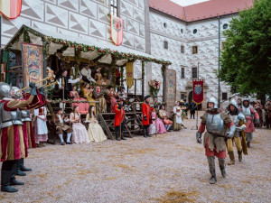 Princezna stokrát jinak jde má předpremiéru v Hradci Králové. Natáčela se u nás