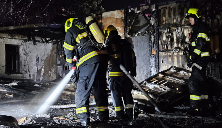 Ve Francouzské ulici vyhořela budova. Dým byl viditelný z celého brněnského centra