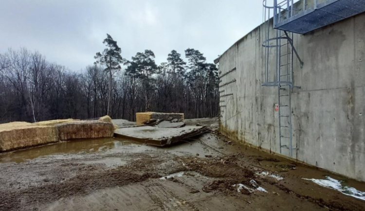 Kvalita vody ve Znojemské přehradě se po pondělním úniku kejdy stabilizovala