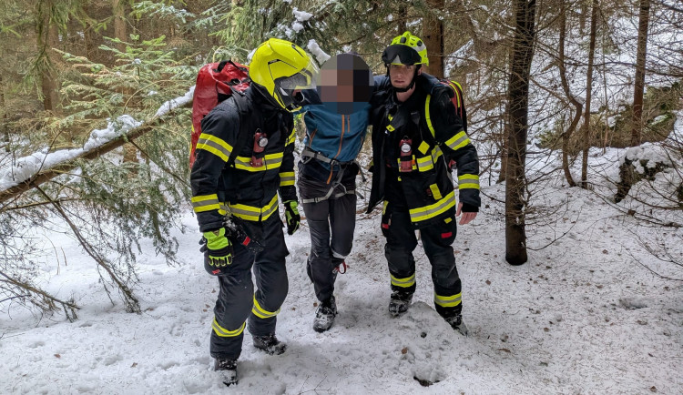 Zledovatělé skály zaskočily o víkendu horolezce u Teplic nad Metují