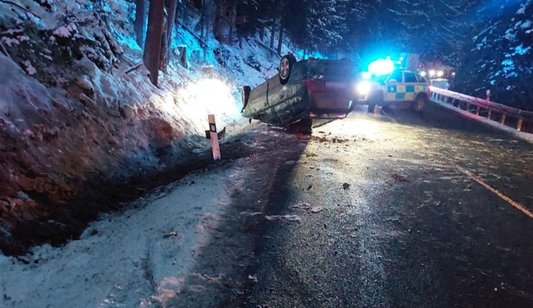 V lednu na silnicích v Karlovarském kraji zemřel jeden člověk