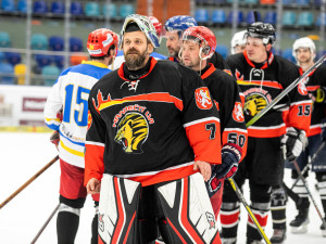 V Hradci se zase potká hokej s charitou, je tady 8. ročník Retro Hockey Cup