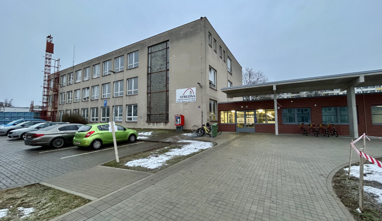 Soud Hradce Králové s firmou Prima o přestavbu školy je u konce, město platit nemusí