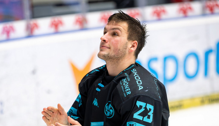 Hokejový útočník Jiskra prodloužil od dva roky smlouvu s Karlovými Vary