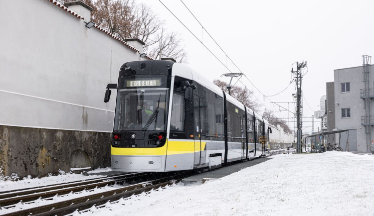 Plzeňská Škoda představila první tramvaj nové generace, jezdit bude v ulicích Bergama
