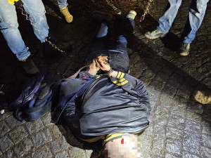 Kriminalisté rozkryli brutální únos na Náchodsku. Dva muži drželi oběť 30 hodin ve skladové hale