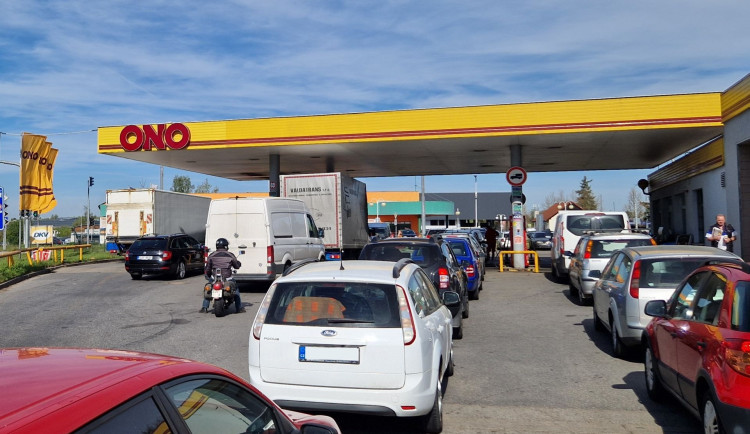 Tank Ono s nízkými cenami míří k dálnici D1. Nabídky na nové pumpy má i z Vysočiny
