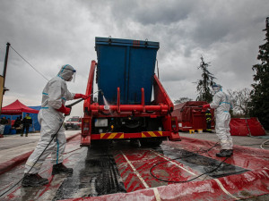 Tragédie pro velkochov slepic v Kosičkách, po výskytu ptačí chřipky začíná likvidace drůbeže