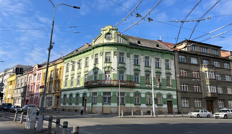 Proměna čeká i dům naproti Adalbertinu. Rekonstrukce zde změní původních pět bytů na osm nových jednotek o dispozici 3+kk a rozloze kolem 90 metrů čtverečních.