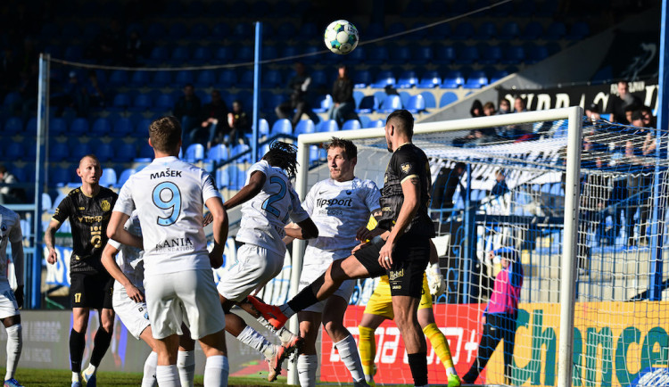 Slovan nezvládl domácí duel s Hradcem. Prohrál 0:1
