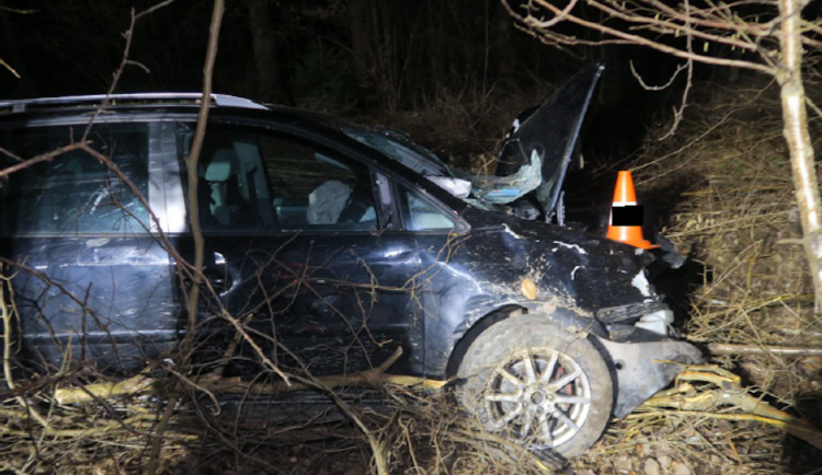 Tragická noc na jihu Čech. Dopravní nehody si vyžádaly dva lidské životy
