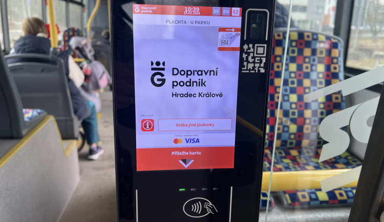 Fanoušky dnes sveze na fotbal proti Plzni městská hromadná doprava zdarma