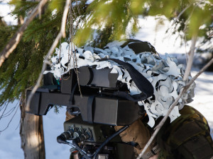 Aparatura pozorovatele vzdušného prostoru slouží vojákům k detekci nízkoletících cílů.