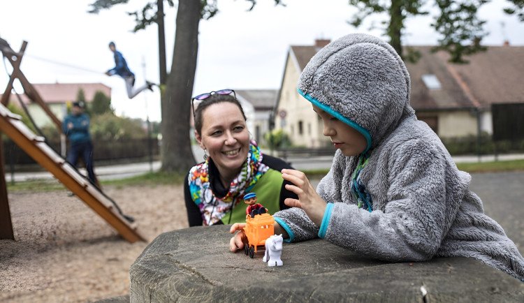 Rodičům, kteří často stojí na hraně vyhoření, nabízí pomocnou ruku homesharing pod záštitou Centra Orion v Rychnově nad Kněžnou.