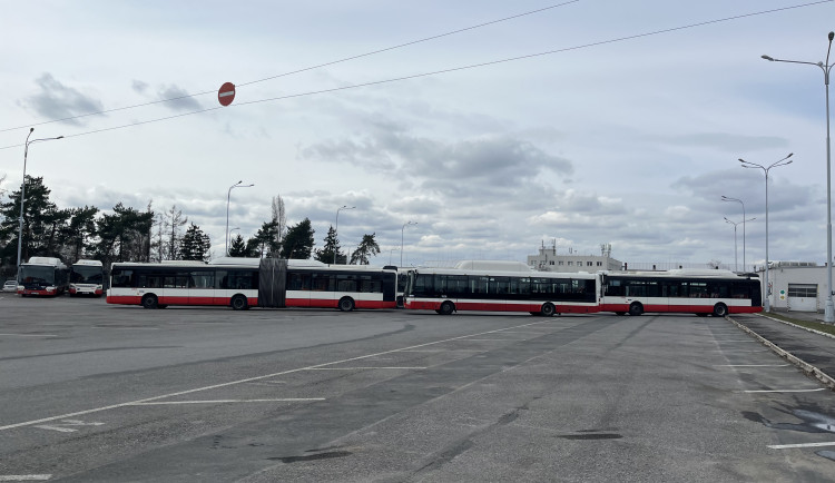 Modernizace za miliardu. Trolejbusy ve Slatině dostanou nové zázemí i myčku