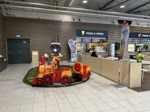 Oblíbené dětské hřiště z Orlice Parku zmizelo. Prodalo se v inzerátu na internetu