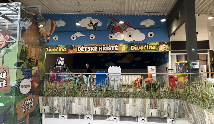 dětské hřiště Divočina v Orlice parku v Hradci Králové