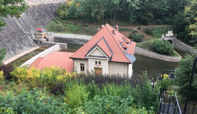 Přehrada Les Království patří k nejkrásnějším v Česku.