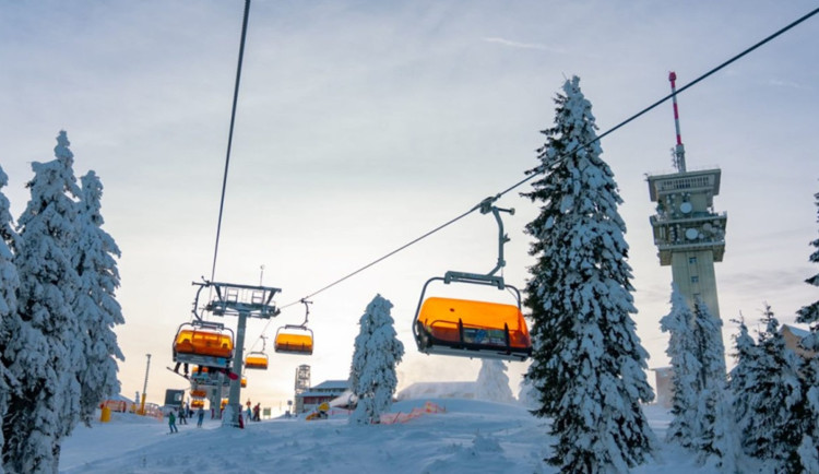 Klínovec o víkendu pojede naposledy i na jižních svazích, Bublava sezonu zakončí