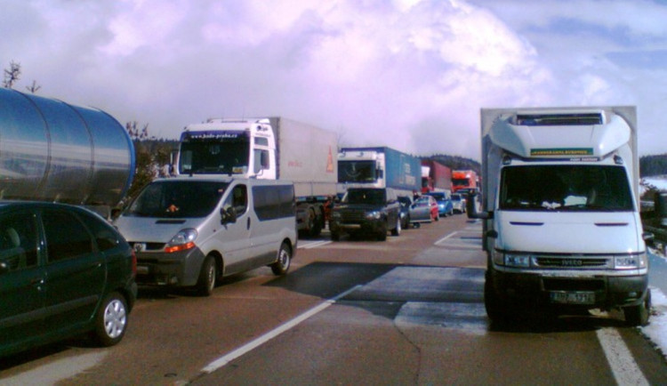 18 let od největší hromadné nehody na D1. Těsně jsme tomu ujeli, vzpomíná řidička z Jihlavy