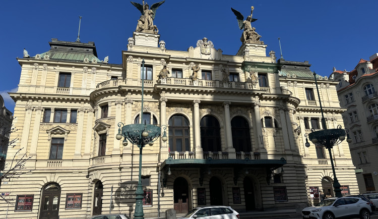 Za kompletní rekonstrukci Vinohradského divadla zaplatí Praha 1,66 miliardy