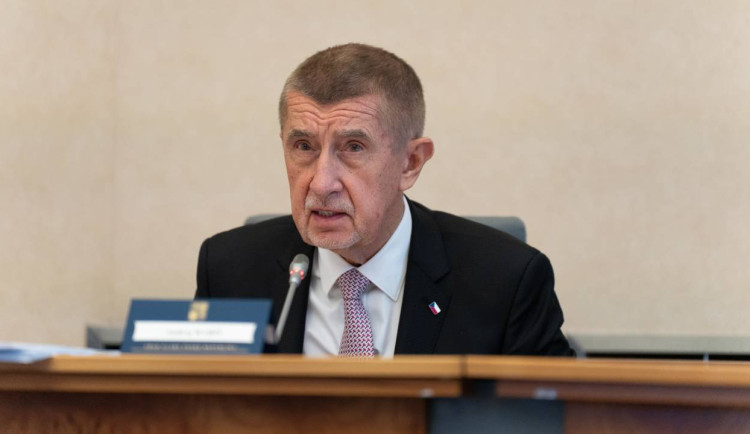 Vláda schválila spolupráci se Slovenskem a 114 legislativních úkolů