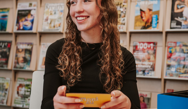 Přečtu i pět knih za týden. Čtenářkou roku v Libereckém kraji je šestnáctiletá Jana