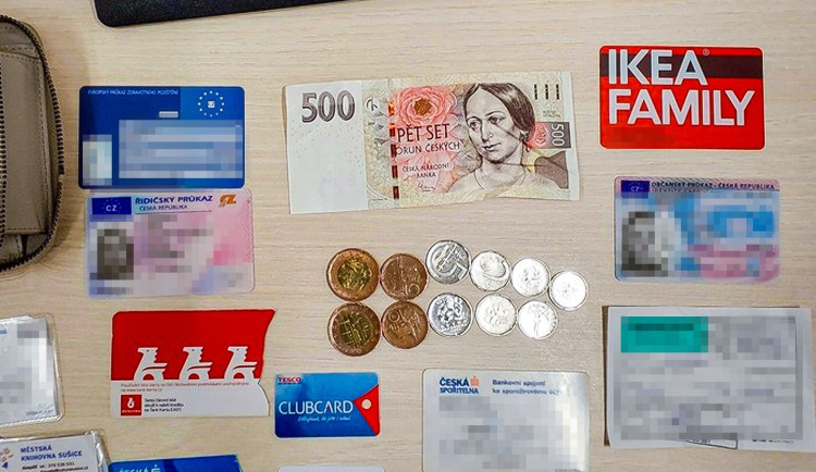 Poštovní schránka na budově služebny městské policie ukrývala nečekané překvapení